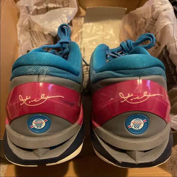 Kobe 7 Fireberry - Picture 3 of 4